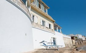 Villa Paola sullo scoglio